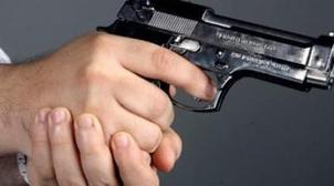 مكناس.. مقدم شرطة يشهر سلاحه الوظيفي دون أن يلجأ لاستعماله لتوقيف شخص متلبس ب...