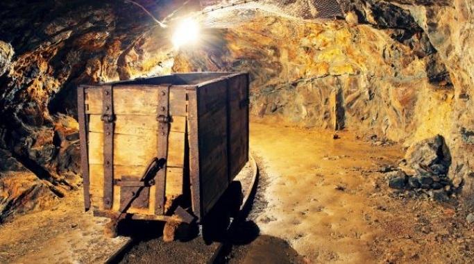 الفاعلون المعدنيون بدرعة تافيلالت يدعون المسؤولين للنهوض بالنشاط المنجمي