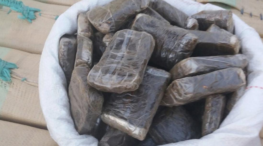 الرشيدية.. إلقاء القبض على شخصين بحوزتهما طن و 138 كيلوغراما من المخدرات