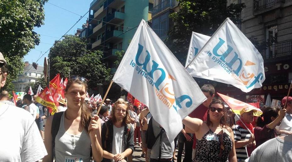 France : Des milliers de personnes manifestent contre le G7