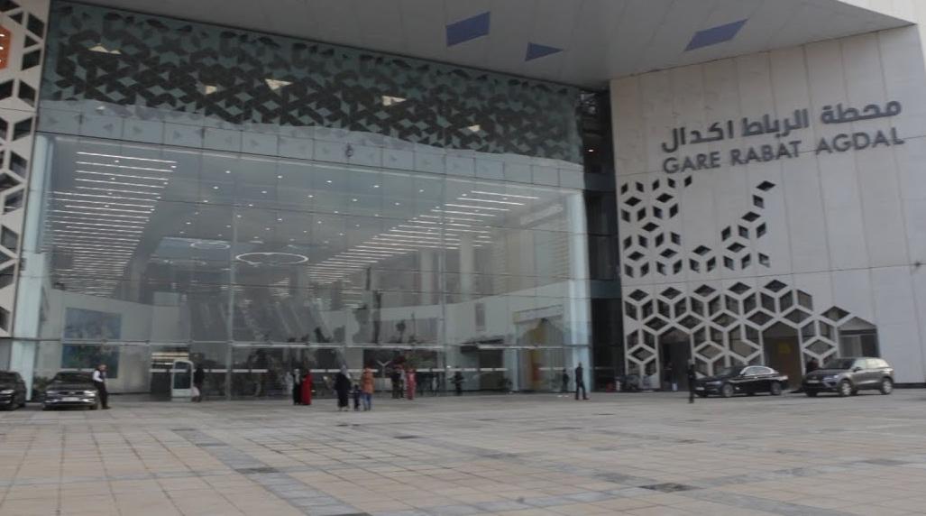العودة التدريجية لحركة القطارات.. اعمارة يطلع على الإجراءات المتخذة للوقاية م...
