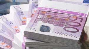 تعرف على طريقة زيادة قيمة العملة الصعبة المسموح السفر بها إلى الخارج