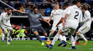 الدوري الإسباني لكرة القدم .. ريال مدريد يسقط أمام سوسيداد بثلاثية
