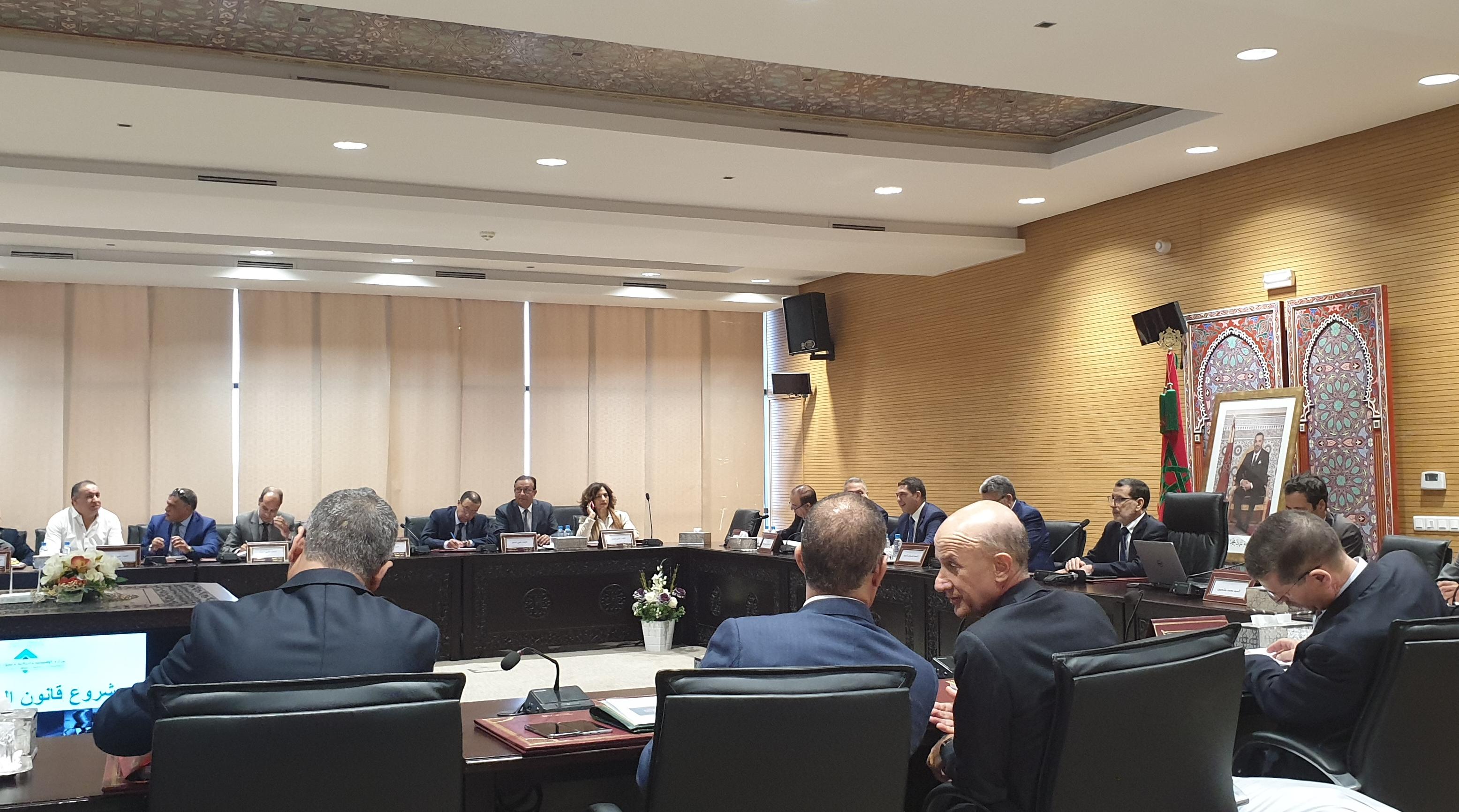 بحضور أمكراز... العثماني يجتمع بزعماء النقابات وممثلين عن الباطرونا