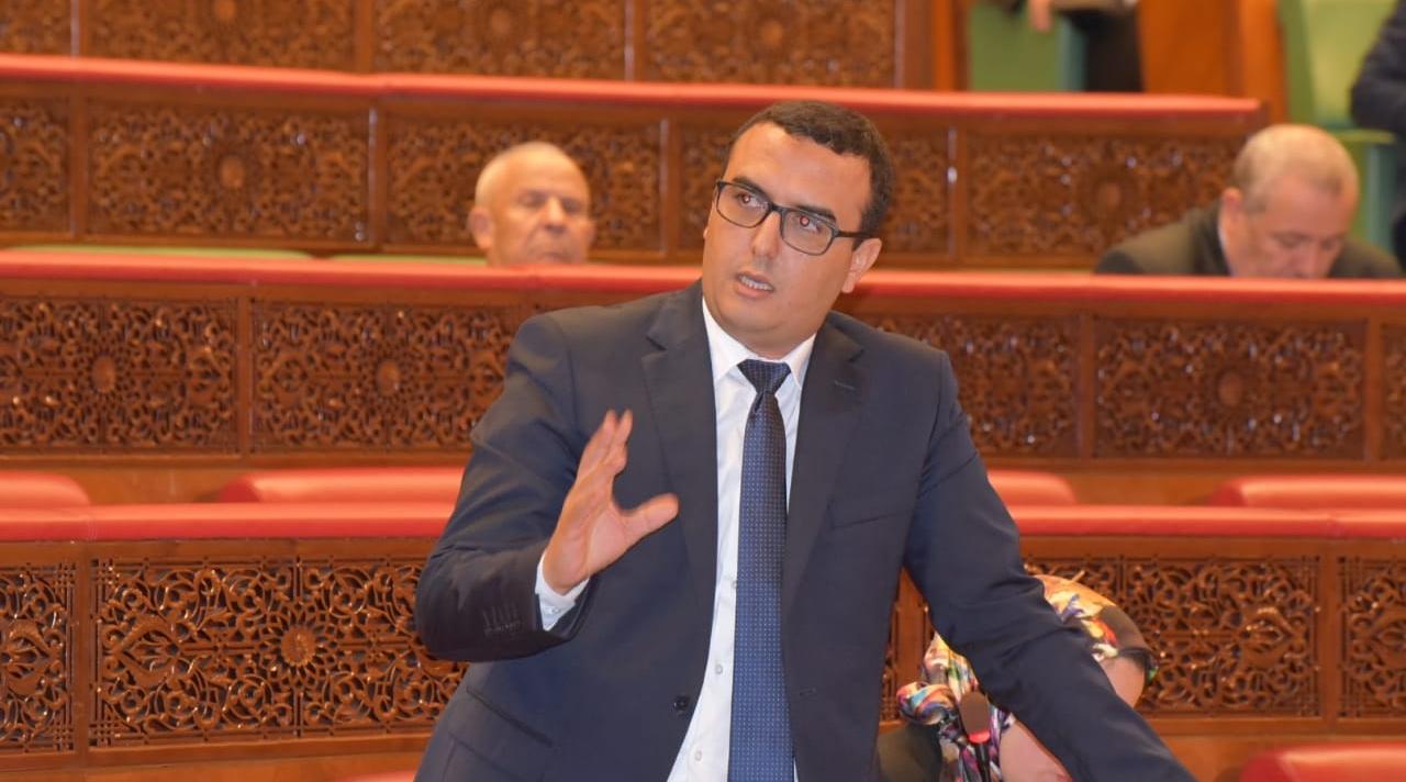 أمكراز يستعرض بالمستشارين إجراءات وزارته لمواكبة المقاولات والأجراء المتضررين...