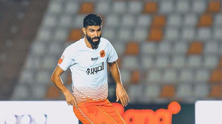 نهضة بركان تعاقب بكر الهيلالي بعد أحداث مباراة الوداد الرياضي