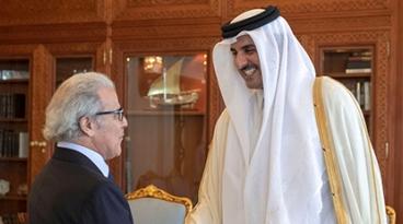 أمير دولة قطر يستقبل والي بنك المغرب عبد اللطيف الجواهري