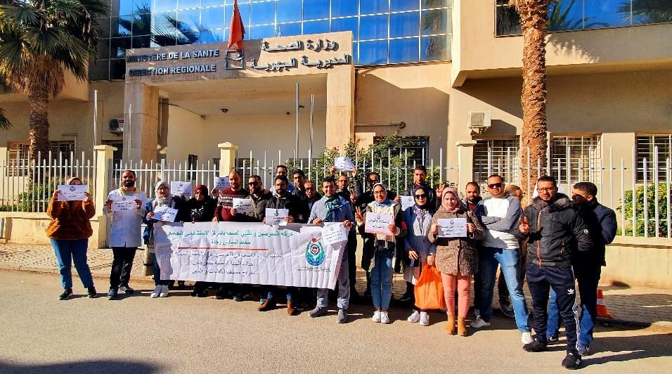 بالصور ..الممرضون يشلون المستشفيات باستثناء أقسام الانعاش والمستعجلات