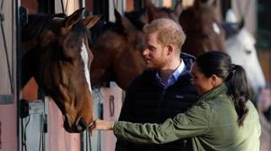 Le Duc et la Duchesse de Sussex visitent le siège de la fédération royale des S…