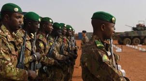 Mali: Au moins huit tués dans l'attaque d'un camp militaire par des présumés ji…