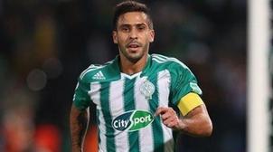 الرجاء الرياضي يتوصل إلى اتفاق مبدئي مع محسن متولي