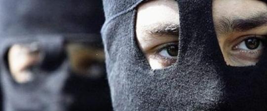 الشرطة توقف 4 أشخاص من ذوي السوابق القضائية للاشتباه في تورطهم في سرقة وكالة ...