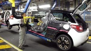 Covid-19 : Le Groupe PSA fait don de 200.000 masques et de 50 Peugeot 208