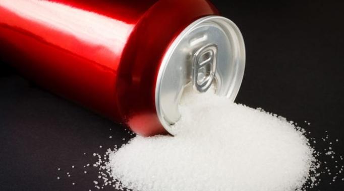 Consommer un peu trop de boissons sucrées augmente le risque de cancer (Etude)
