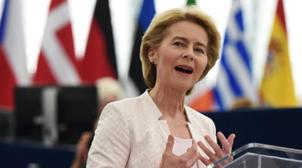 L'Allemande von der Leyen, première femme élue à la tête de la Commission europ…