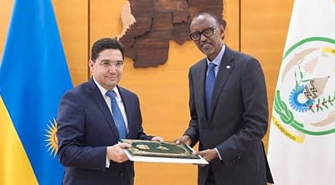 Nasser Bourita remet un Message de SM le Roi Mohammed VI au président rwandais