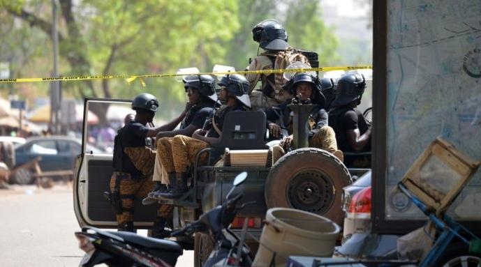 Burkina Faso : 24 morts dans l'attaque d'une base militaire dans le Nord (nouve…