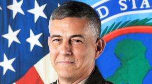 Le Général de Corps d’Armée, Inspecteur Général des FAR, reçoit le Commandant a…