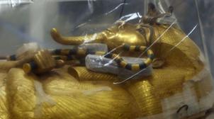 L’Égypte présente un sarcophage de Toutânkhamon en restauration (Images)
