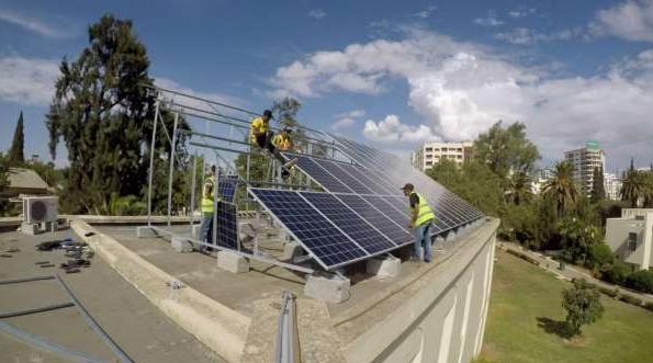 L’Institut français de Meknès installe une centrale photovoltaïque sur le toit …