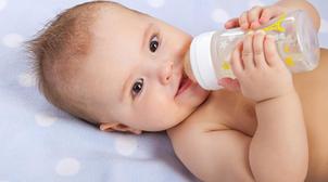 Les bébés avalent chaque jour plus d'un million de microparticules de plastique…