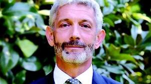 Le consul général de France à Tanger, Denis François, retrouvé mort dans sa rés…