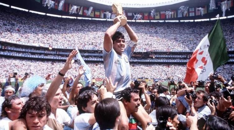 La légende du foot, Diego Maradona est mort à 60 ans