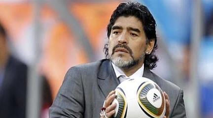 وفاة مارادونا.. نادي نابولي يخطط لتخليد ذكرى أسطورته