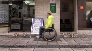 A 62 ans une femme construit des rampes pour handicapé en ….LEGO