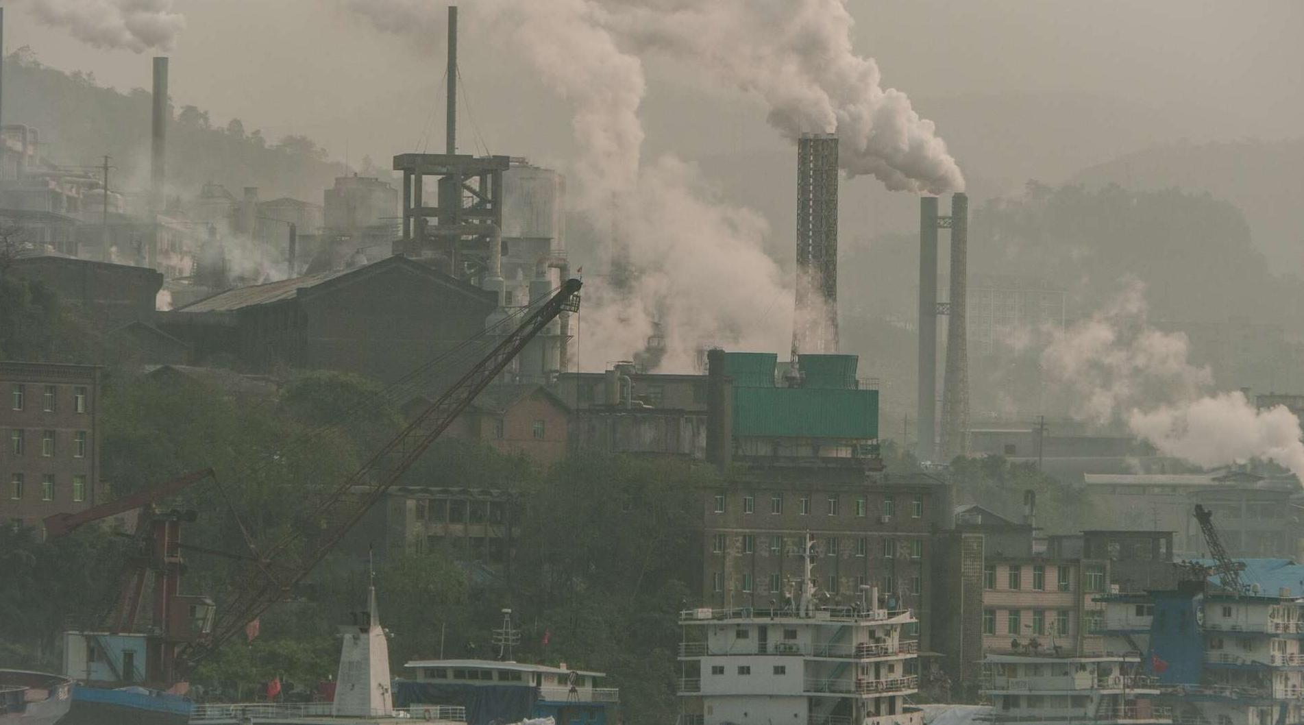 India: New Delhi pollution level reaches “dangerous” level