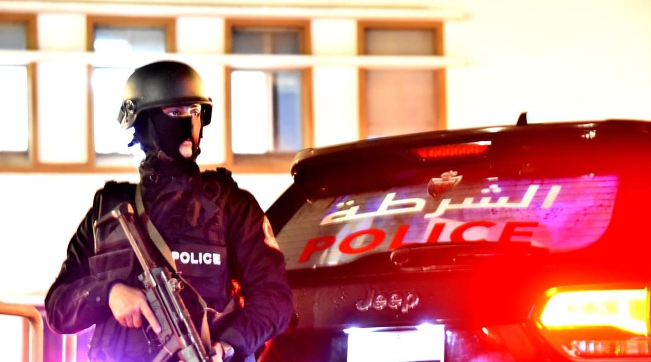 القنيطرة : مقدم شرطة يضطر لاستعمال سلاحه الوظيفي لتوقيف شخص عرض عناصر الشرطة ...