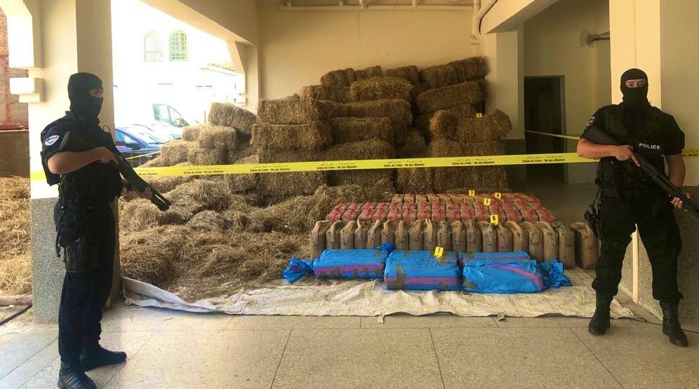 Fès: Un chauffeur de camion impliqué dans un réseau de trafic de drogue interpe…