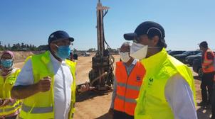 وزير النقل والتجهيز يطلع على تقدم سير أشغال أوراش تهئية طرق سيارة بالبيضاء وا...