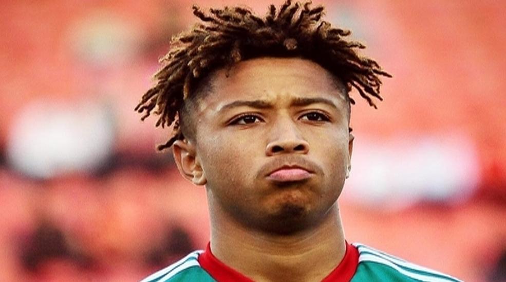 نادي اتحاد الفتح الرياضي لكرة القدم يعلن انتقال لاعبه أسامة فلوح إلى نادي أنج...