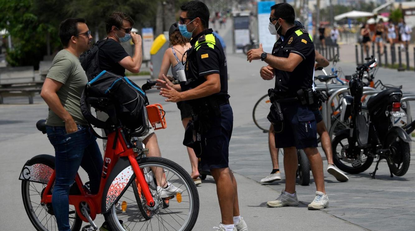 Espagne : les habitants d'une zone en Catalogne reconfinés à domicile