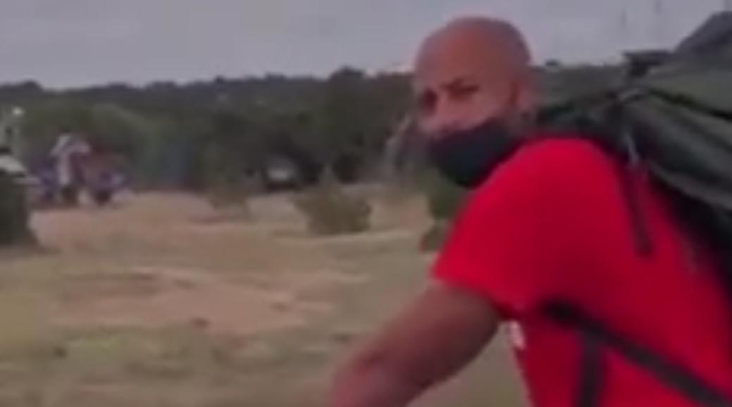 ياسين .. مغربي يقرر أن يحج الى بيت الله مشيا على الأقدام في رحلة دامت 4 سنوات