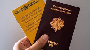 Passeport vaccinal européen : une question prématurée, selon la France