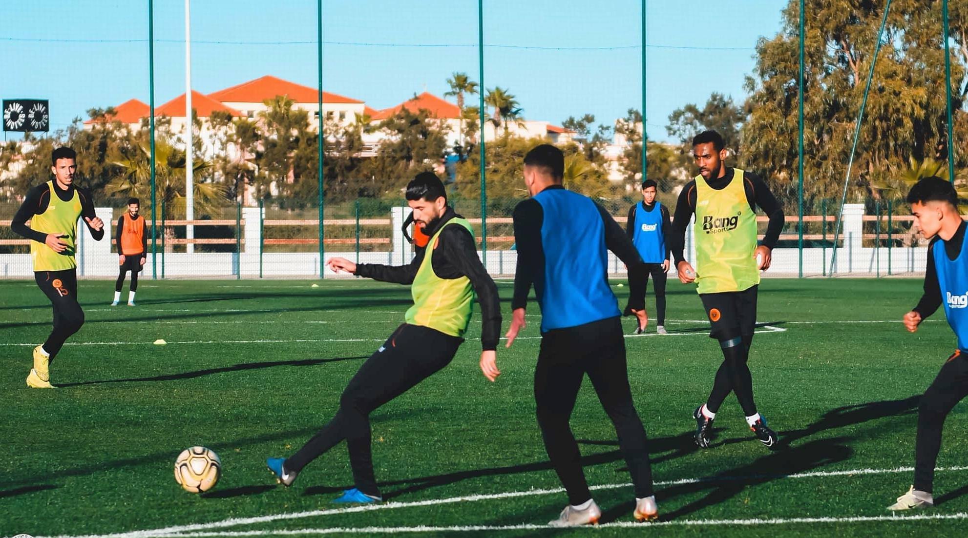نهضة بركان يختار اختبار لاعب مكسيكي خلال مرحلة توقف الدوري