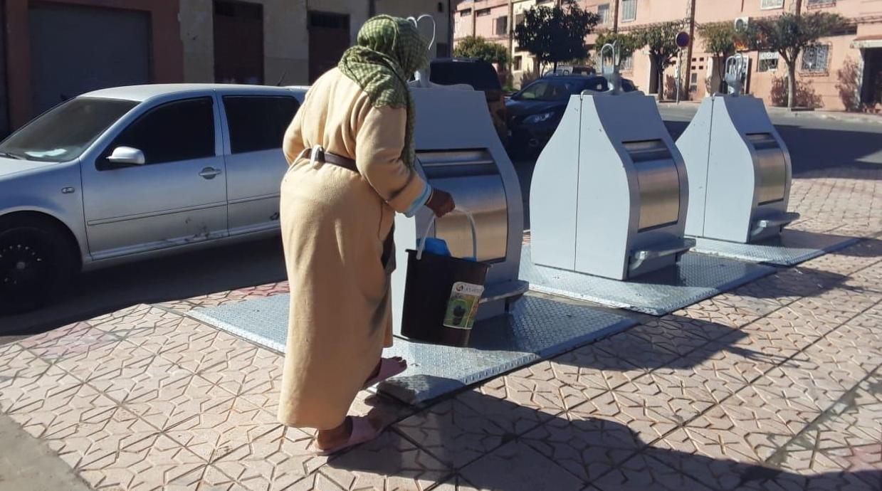 شركة النظافة ببني ملال تشرع في توزيع الجيل الجديد لحاويات النفايات