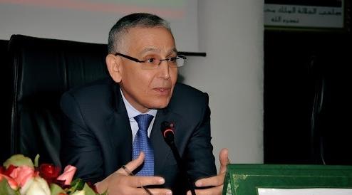 والي بني ملال ينظم نقل سيارات الأجرة الكبيرة والصغيرة