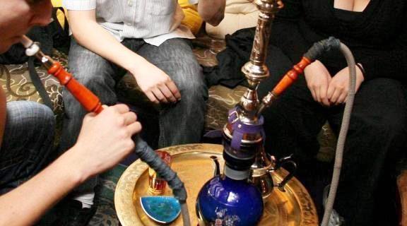 تنسيقية حقوقية تحذّر من تحول "صالونات الشيشة" إلى بؤر لانتشار "كورونا"