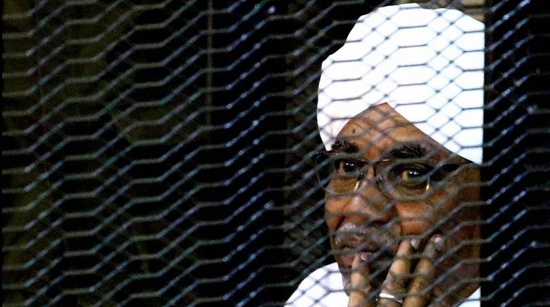 Soudan: L'ancien président soudanais Omar El-Béchir condamné à deux ans de "rés…