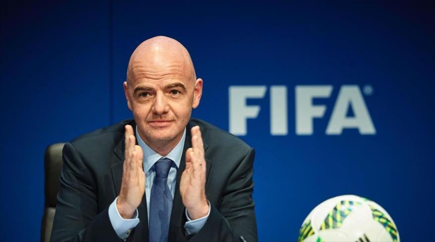 رئيس الفيفا يؤكد مشاركة الحكمات في منافسات بطولة كأس العالم " قطر 2022 "