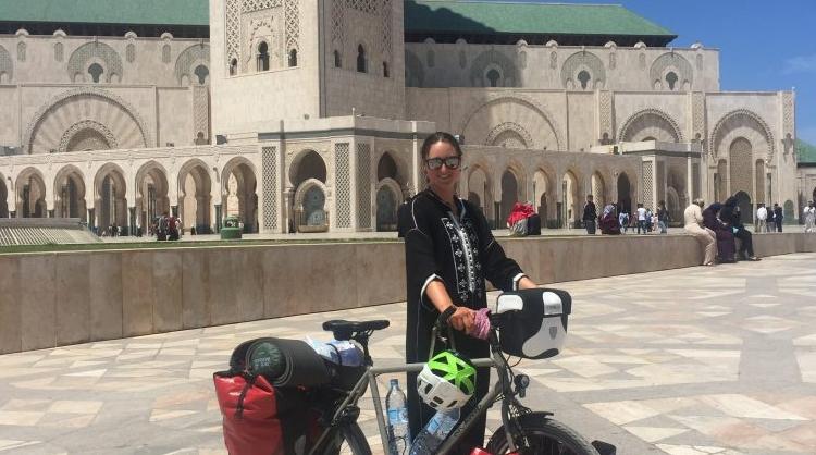 Une jeune étudiante allemande en médecine a relié en vélo l’Allemagne à Agadir