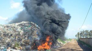 Les habitants de Deroua s’inquiètent des effets néfastes de l’incinération quot…