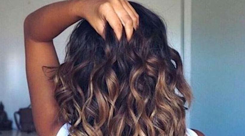 ‘’Hair bronzing‘’ : la nouvelle tendance pour illuminer votre crinière