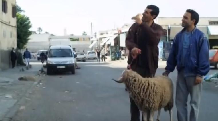 "مبروك العيد" فيلم من بطولة عزيز حطاب وعبدو المسناوي تلتقون به مساء الأحد
