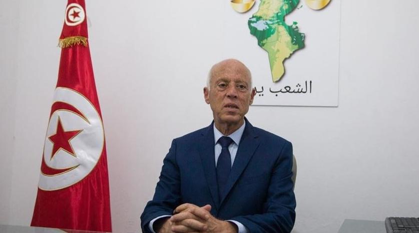 "لوموند": قيس سعيد.. دستوري تمرد عن الوصفات الكلاسيكية للمعارك الانتخابية