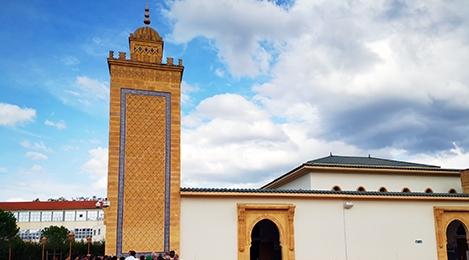 Le ministère des Habous annonce le calendrier de réouverture des mosquées fermé…
