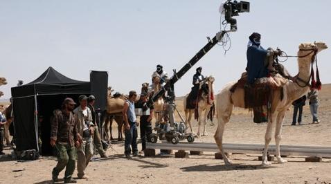 باحثا أبديا عن سر الصحراء.. المخرج داوود أولاد السيد يختار أسا الزاك لتصوير ف...
